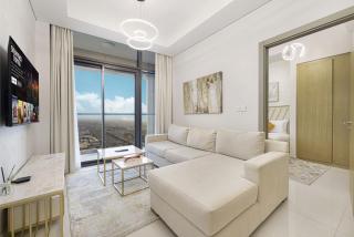 Skyline Retreat, 2BDR Ensuite Comfort, City View - 3