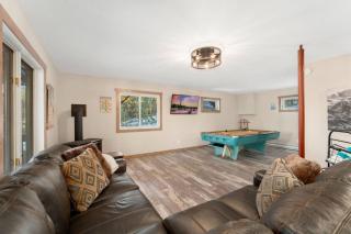 New The Pine Getaway Lots of Room Hot Tub Views - 5