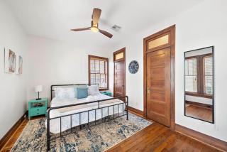 Downtown loft in the perfect location for all things Galveston - 8