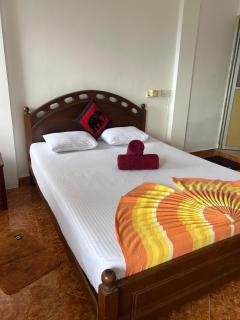 Kandy IVY Banks Lake View Resort - 5