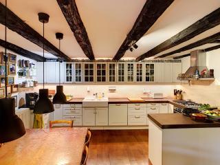 Restored Farmhouse for10 persons with Pool & Airco - 9