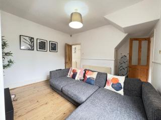 Lovely 3 Bed, long stay discounts, Free Parking - 7