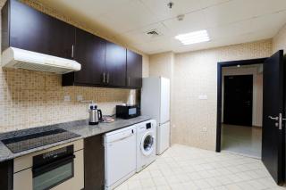 Superb Family Friendly Beach-Front Whole Flat, Great Views - 2