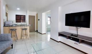 Boetie & Sons Sandton Stay - 1