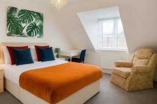 Harry Potter Stay - Watford & London Links - Large Family - 5