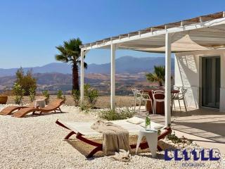 Alora Private Villa - Pool & 360 Mountain Views - 1