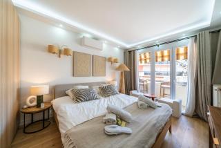 Cannes centre derrière le Martinez - 1