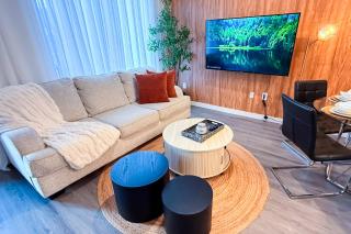 Modern 3BR Townhome Near Disney - 6