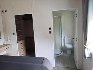 Woodland Lodge - 2 Bedroom Spacious Lodge Sleeps 4 - 3