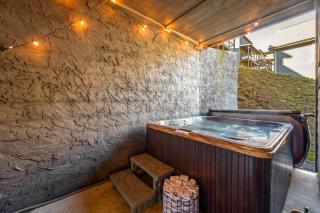 Grey Wood Lodge Hot Tub Fireplace Games - 0