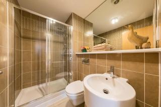 Monart Stylish City Centre Apartment, 2 Bed, sleeps 6 - 6