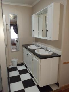 Sandstone Chameleon Guest House - 2