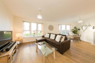 Monart Stylish City Centre Apartment, 2 Bed, sleeps 6 - 8