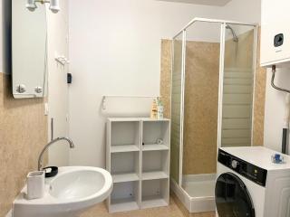 T2 cosy avec parking gratuit & transports au pied - 1