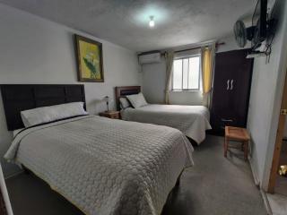 Hostal Casa Familia - 2