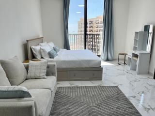 Elegant Studio Living in Al Hamra Village - 0