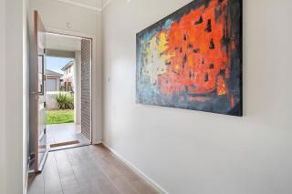 2C5 Abnb-Style Park View, Spacious 6BR, Parking, 7 mins to HomeCo - 9