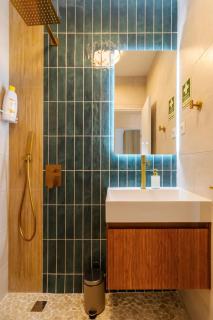 Casa Phoebe - NEW Renovated Burgau Apartment Sleeps 5 - Beach 1 min - 3