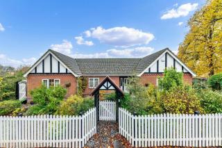 Sizeable 4 bed property on Huntingdon Ring road - 0