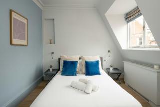 Central London Haven: Stylish 2-Bedroom Flat - 9