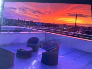 VANNES ROOF TOP 4 voir plus ou 8 personnes exceptionnel - 0