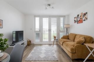 Oakgrove Apartment - Excellent Location - Free Parking, Balcony, Fast Wifi and Smart TV by Yoko Property - 8