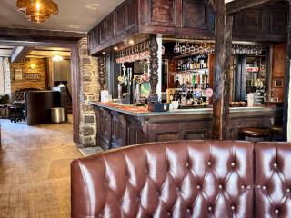 The Black Lion Hotel - 4