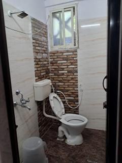 Nayath Serviced Apartments, Homely Stay for Families since 2011 Close to Bus, Railway Stations, Near to Reliance Mart, Srinivasam complex and many Restaurants Fully Furnished Kitchen Pet Friendly - 1