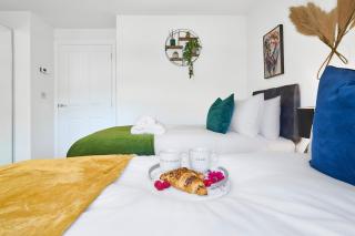 New Quiet Luxury 3BR House Sleeps 5 - 2