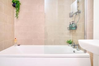 New Quiet Luxury 3BR House Sleeps 5 - 1