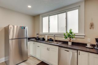 1 Mi to Cedar Point Family Getaway with Porch! - 5