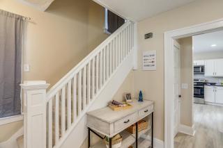 1 Mi to Cedar Point Family Getaway with Porch! - 1