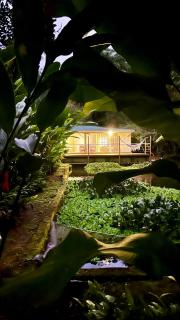 Casa do Lago com duas suítes e deck - 0