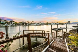 Riverside Family Villa - 5