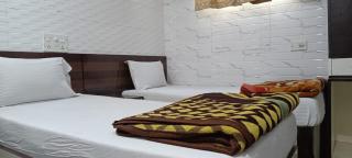 Hotel Taiba International- Near New Market & Sudder Street, Esplanade, Dharamatala - 9