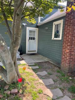 Cozy Weymouth cottage, walk to beach - 9