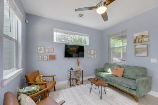 6 Mi to Dtwn Austin Escape with Private Yard - 6