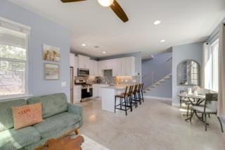 6 Mi to Dtwn Austin Escape with Private Yard - 5