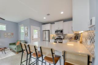 6 Mi to Dtwn Austin Escape with Private Yard - 3