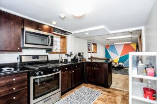 Stylish Garden-Level 2BR: Quiet Neighborhood - 9