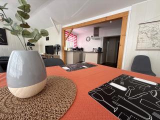 Relais des Arts, très spacieux et lumineux centre ville thouars - 4