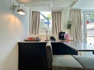 Charming & Stylish Canalhouse Studio City Center - 0