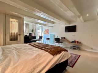 Charming & Stylish Canalhouse Studio City Center - 7