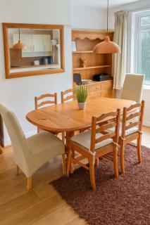 Bright & Stylish 3BR - Close to UWE & Free Parking - 9
