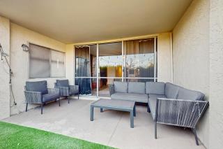 Scottsdale's Stunner - 2