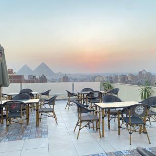 Five Pyramids Peaks View - 7