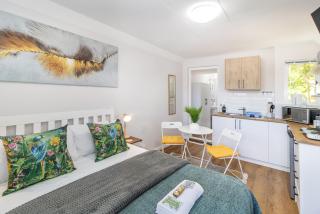 Hideaway Self-Catering Studio - 0