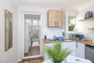 Hideaway Self-Catering Studio - 6