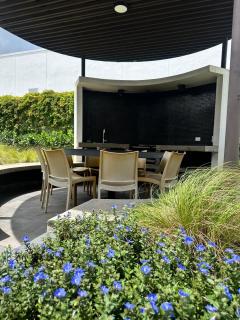 Modern Condo in Núcleo La Sabana with Pool - 9
