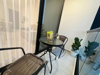 Modern Condo in Núcleo La Sabana with Pool - 6